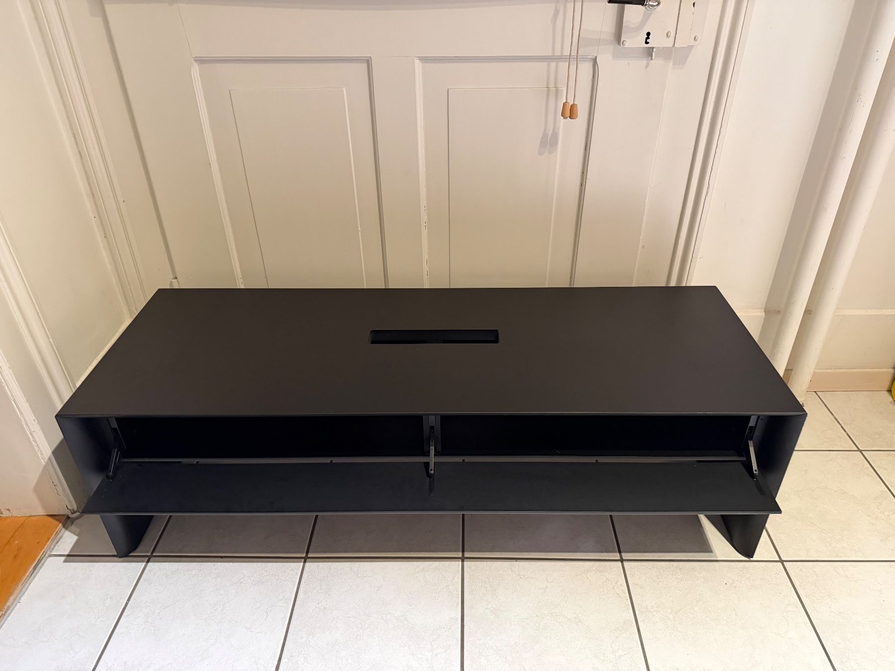 Bang & Olufsen Mobili TV: Bang & Olufsen Sideboard/TV Möbel – Usato da Thun venduto da Astralbern 1