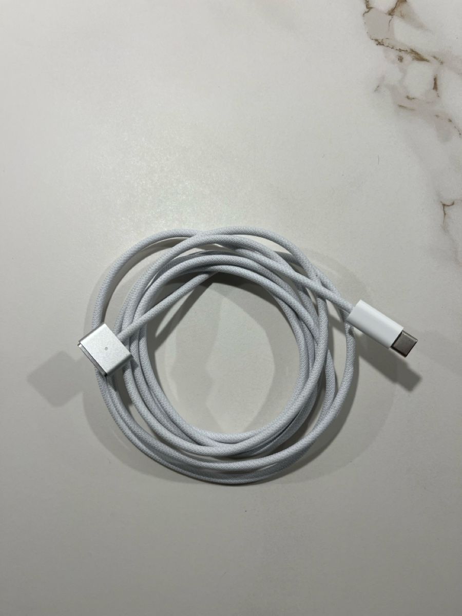 Apple Cavi: Câble de charge Apple MagSafe 3 vers USB-C neuf – Nuovo (secondo la descrizione) da Salgesch venduto da Tuf7