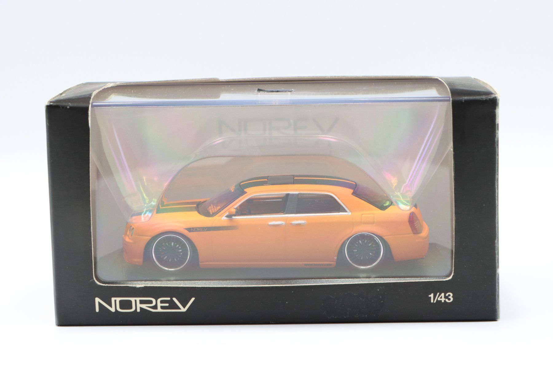 Chrysler Modellini d'auto: Chrysler 300C Parotech 2007 1:43 Norev – Nuovo e nell'imballaggio originale da Bühl b.Aarberg venduto da modelldiecast