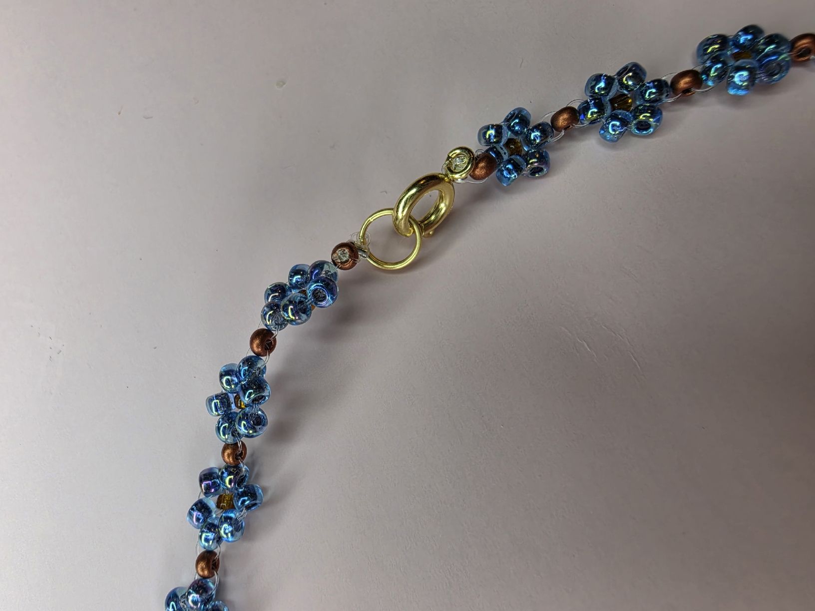 Ketten: Halskette mit Blumenmuster blau handgefertigt  – Gebraucht aus Bühler von MalinaBrocki 2