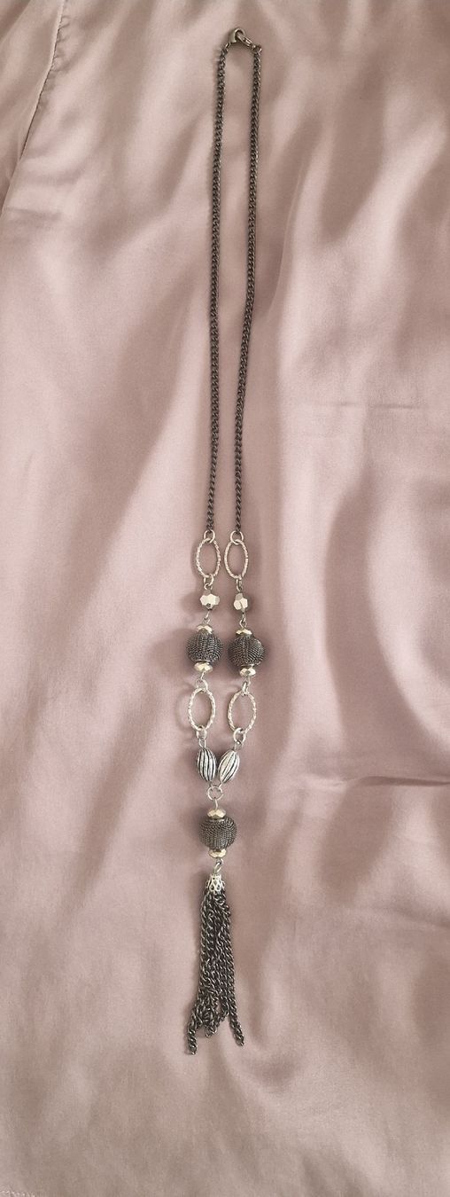 Catenine: Stylish necklace with small details – Usato da Zürich venduto da yam_rct6