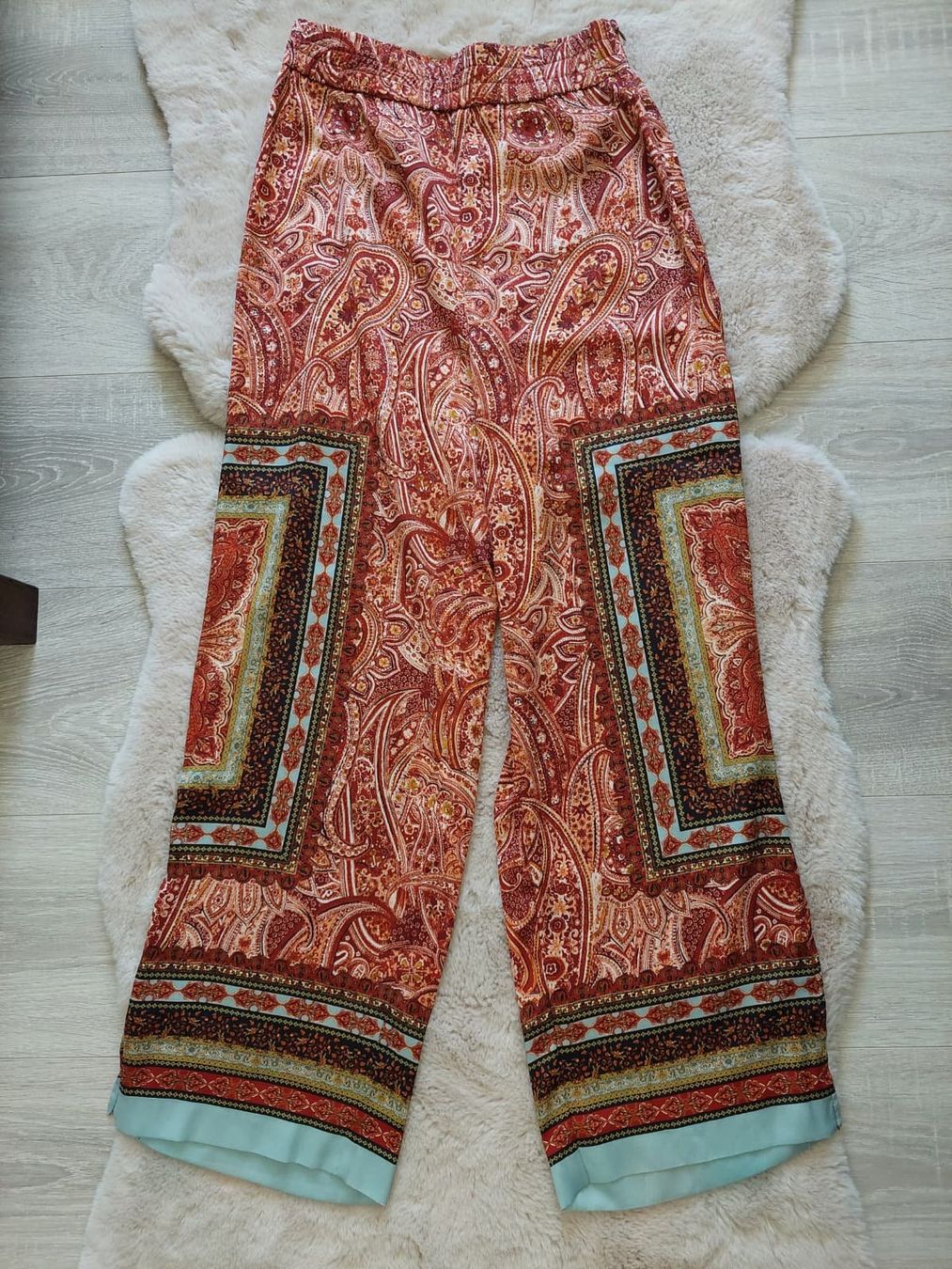 Zara Pantaloni: Damenhose Zara Gr. XS – Usato da Domat/Ems venduto da Lorand_
