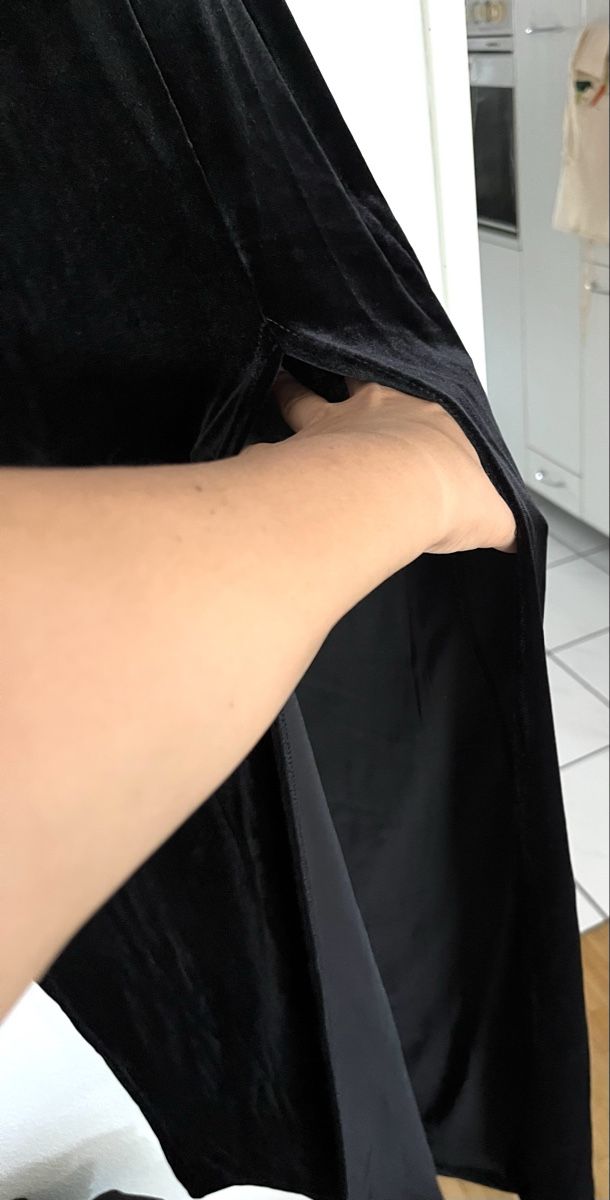 Tally Weijl Vestiti: Exklusives Schwarzes Samtkleid mit Netz-Einsatz - Grösse S – Usato da Basel venduto da JJ.Elena 2