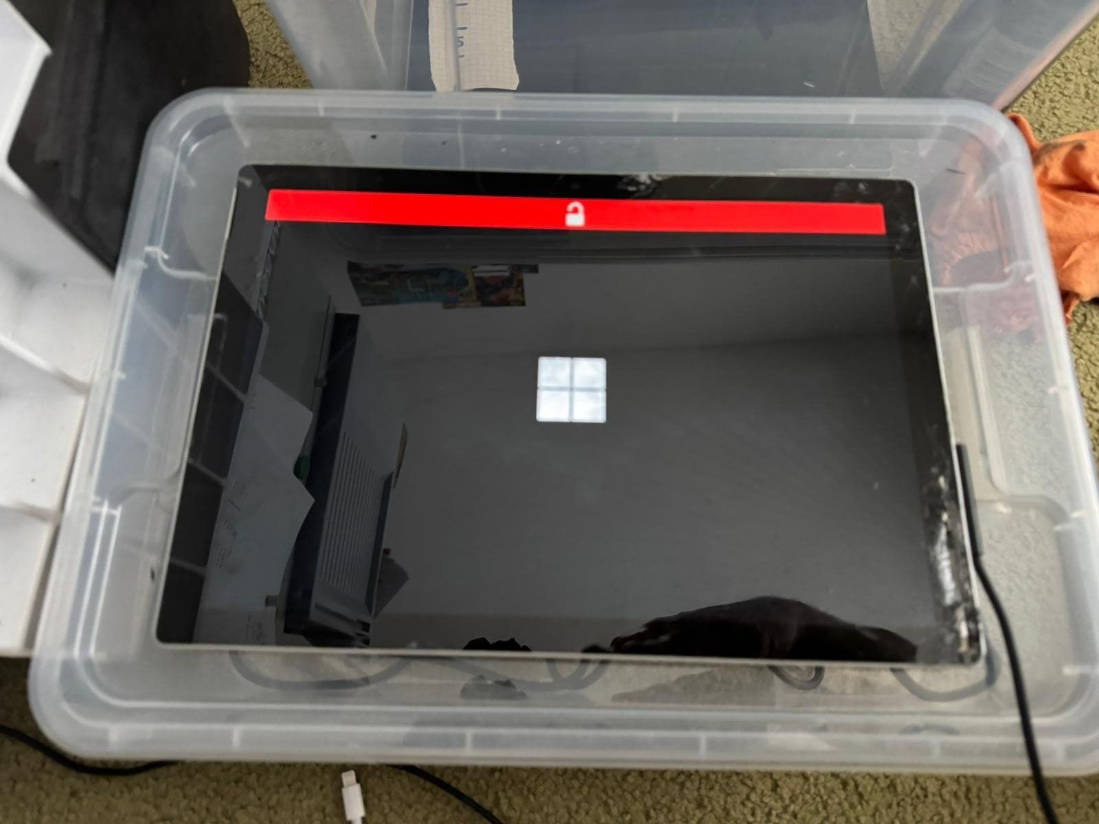 Microsoft Notebook: Surface pro 5, 256GB - i5 - 8GB RAM - Modell 1796!! – Difettoso da Olten venduto da HoYa01