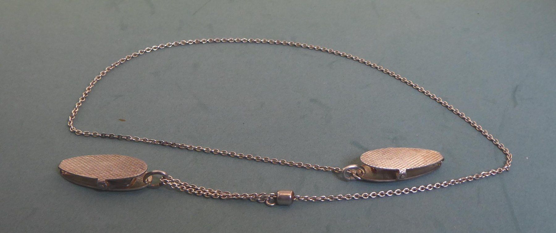 Catenine: Servietten Kette Halter VERSILBERT – Usato da Muri AG venduto da silvermouse007 1
