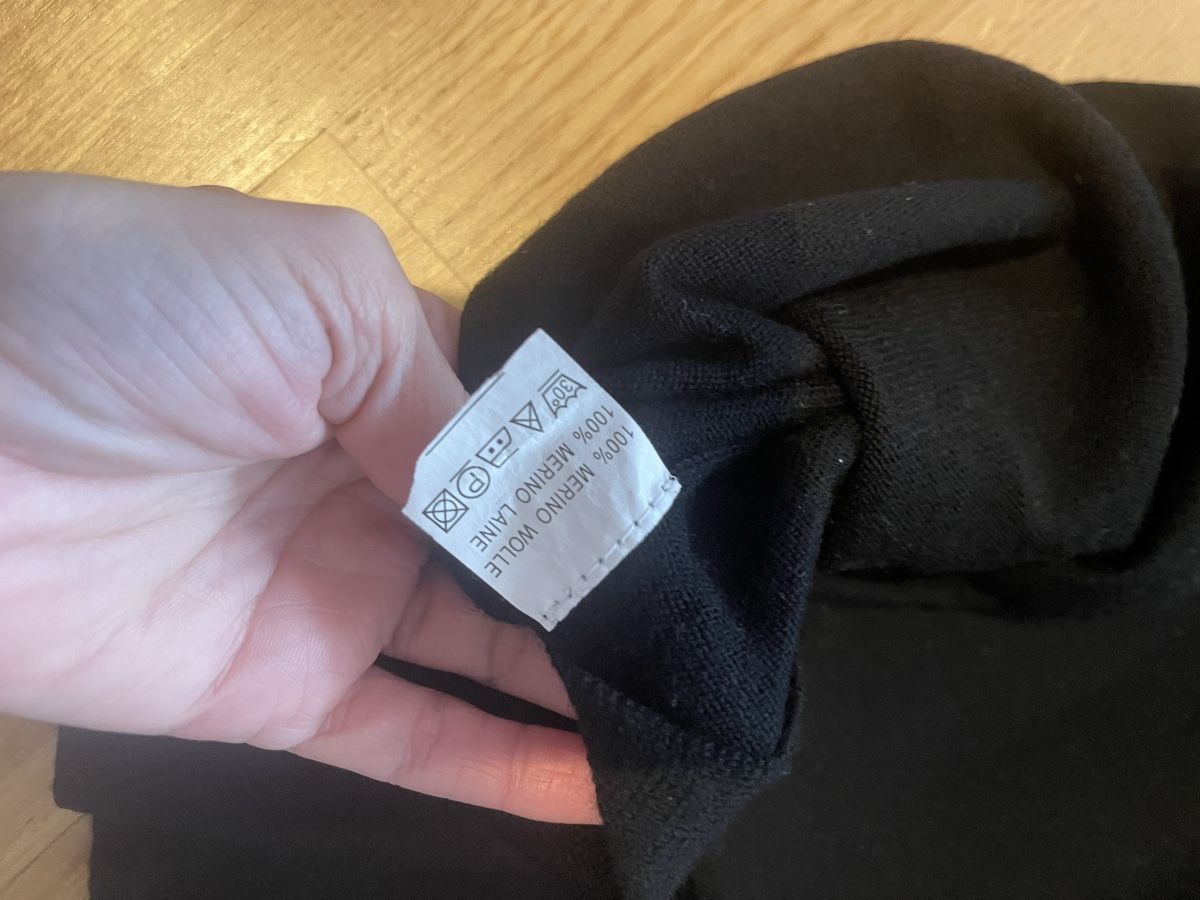 Maglioni & Felpe: Pullover schwarz Aufy, Merinowolle, – Usato da Rüschlikon venduto da Lajniii 5