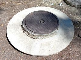 Hofentwässerung Schachtdeckel Gusseisen mit Betonring