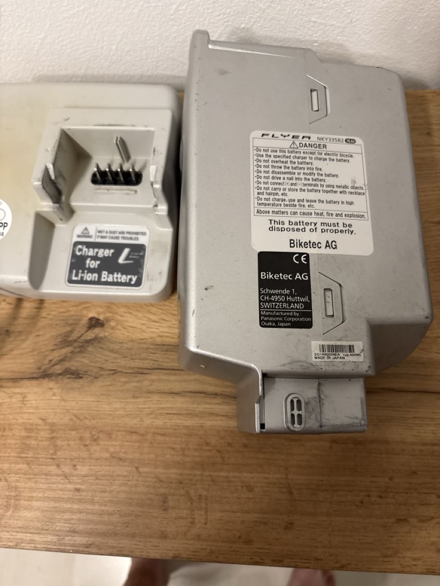 Panasonic Caricatori & Batterie: Ladegerät und Akku2 26v – Usato da Graben venduto da prz_92st 1
