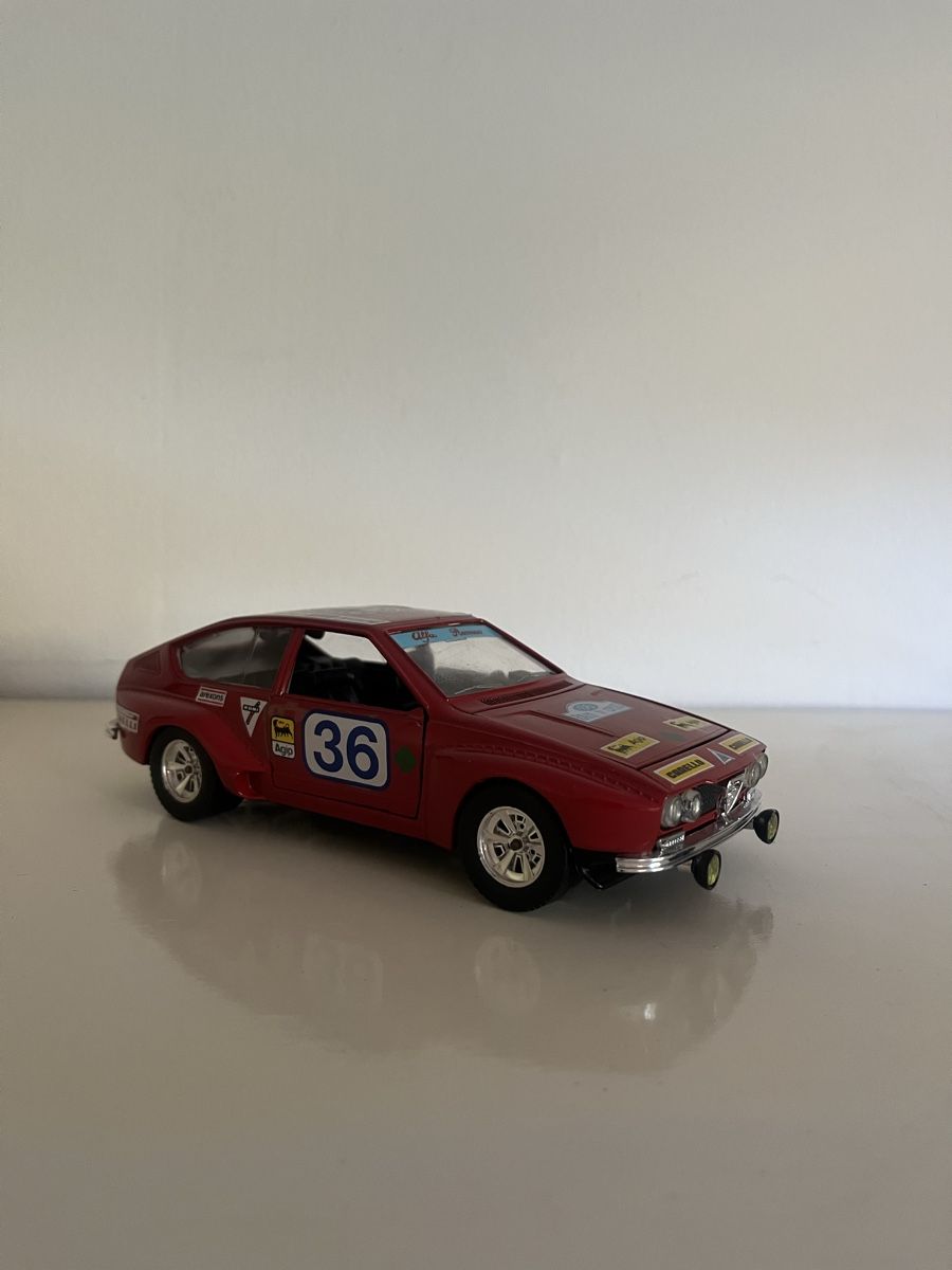 Bburago Modellini d'auto: Alfa Romeo GTV Bburago 1/24 – Usato da Wabern venduto da Housi78