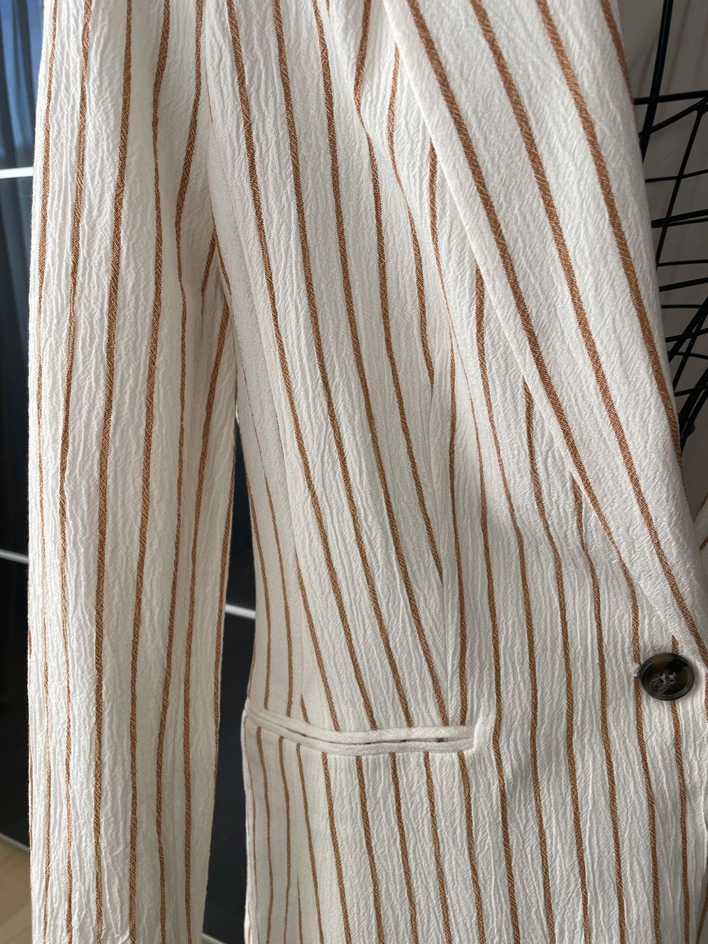 H&M Giacche: Neuer Blazer von H&M Gr.40 – Nuovo (secondo la descrizione) da Obfelden venduto da 3zwerge