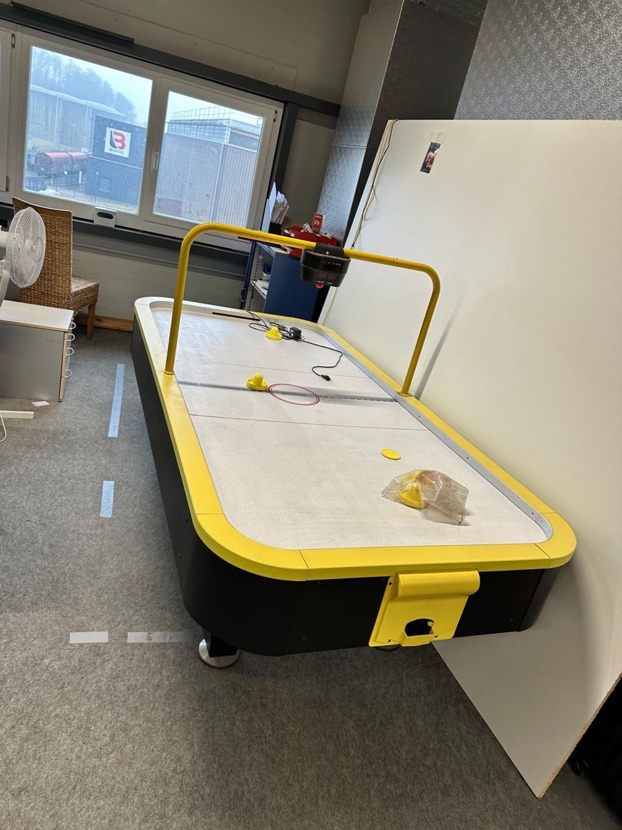Slot Machine: Hoffmann Airhockey Turniertisch – Usato da Niederbipp venduto da Chilli76