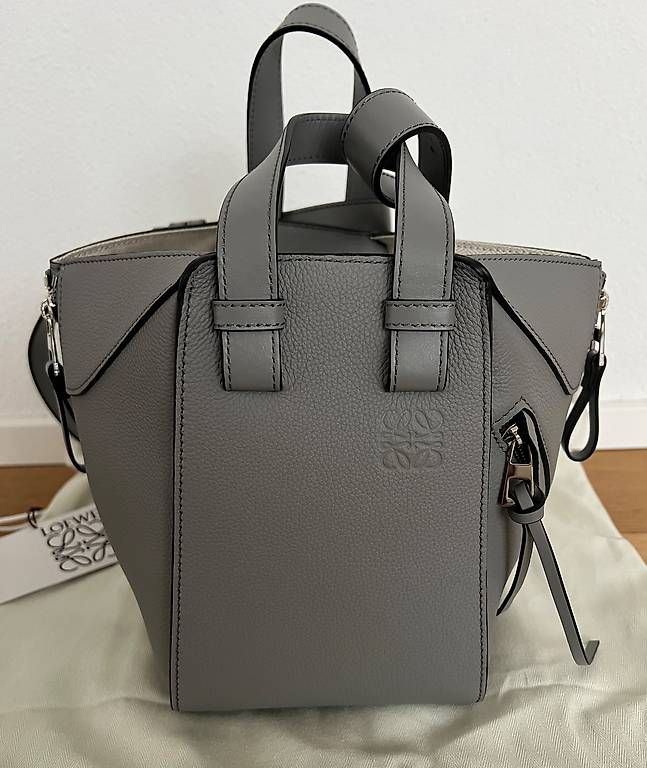 Loewe Borse da donna: Loewe Hammock, neu und ungebraucht – Nuovo (secondo la descrizione) da Worblaufen venduto da Isi84B