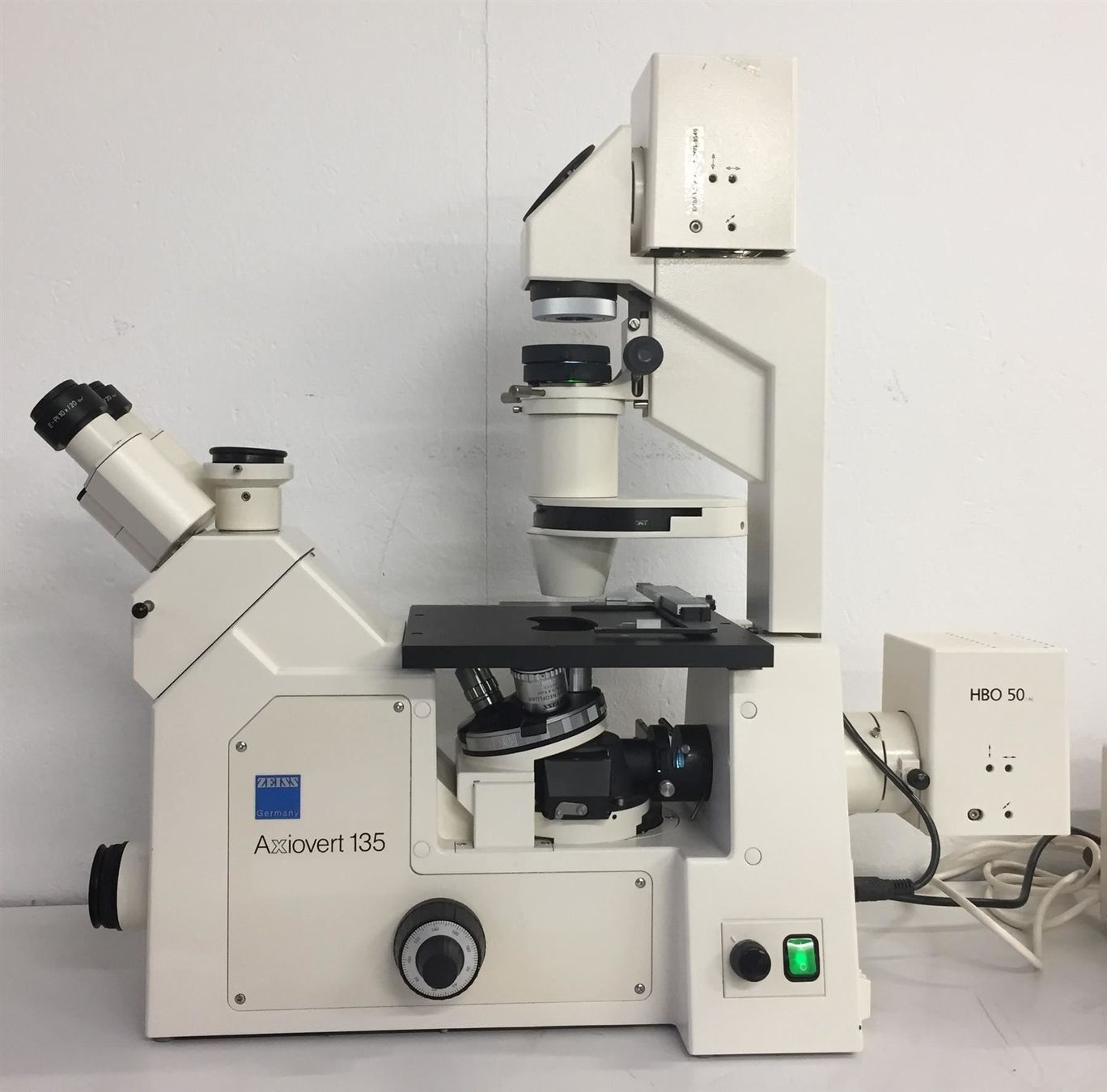 Zeiss Microscopi: Zeiss Mikroskop Axiovert 135 – Usato da Niederdorf venduto da LeptonAG_Labor 1
