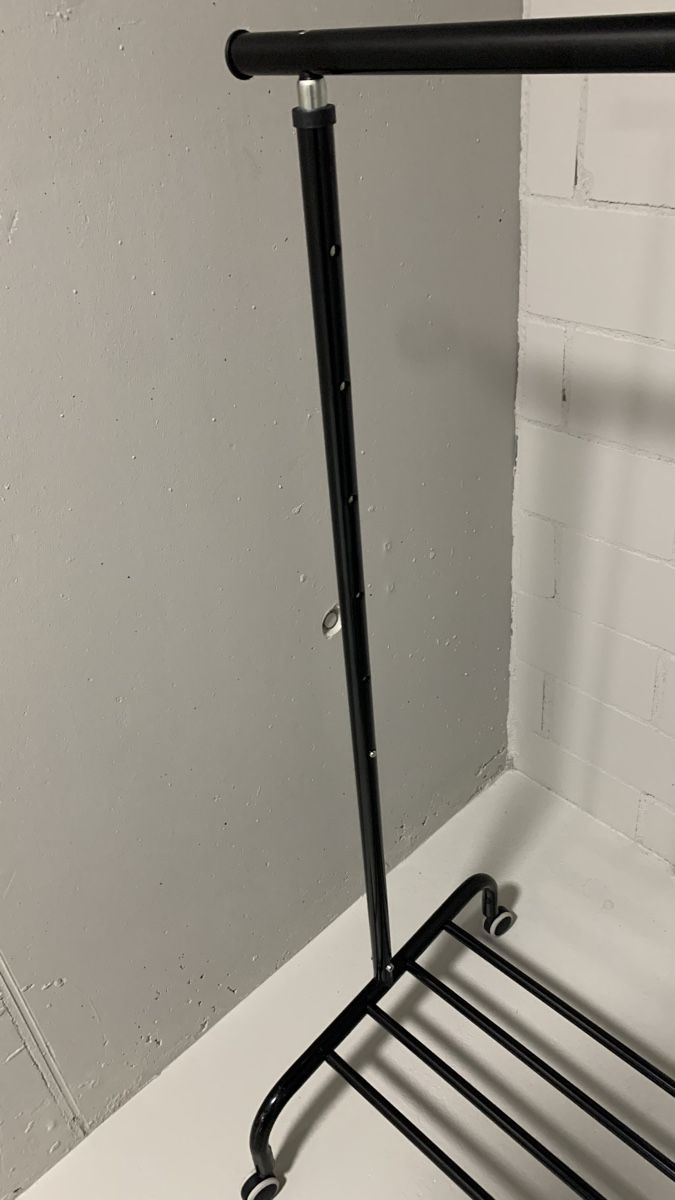 Ikea Guardaroba: Ikea Rigga black clothes rack  – Usato da Zürich venduto da Angela_Fashion_Lover 5