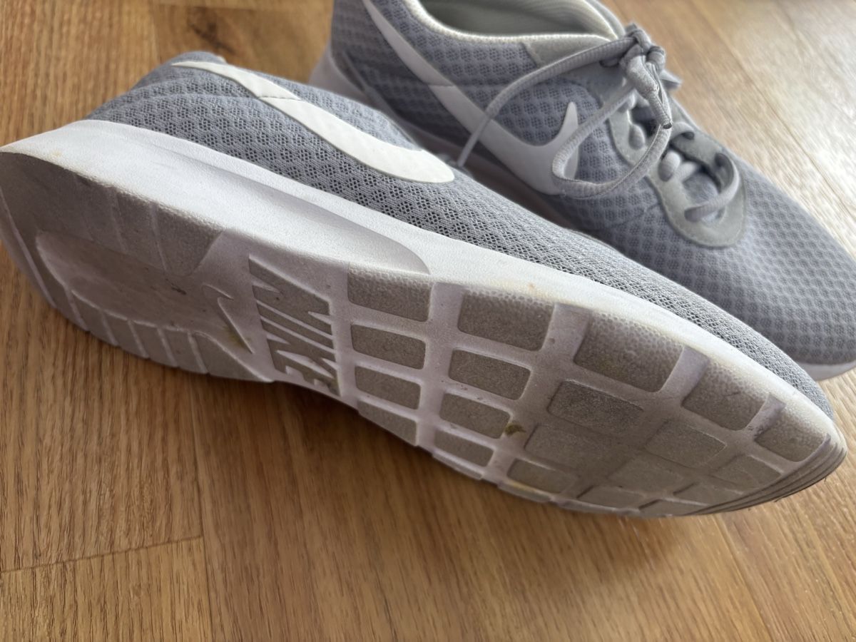 Nike Chaussures hommes: Nike Sneaker grau Modell Tanjun Grösse 40  – Neuf (Voir description) à Tann par Dina.q 2