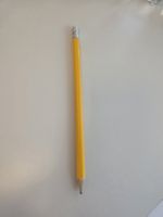Bleistift Gelb mit Radiergummi - Top Zustand für Schule/Büro