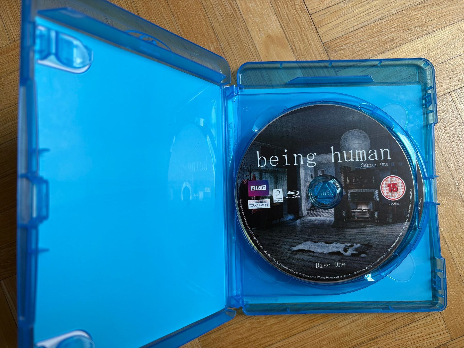 Tous les DVDs: Being Human - Complete First and Second Season - Blu-ray – D'occasion à Zürich par Malcom 2