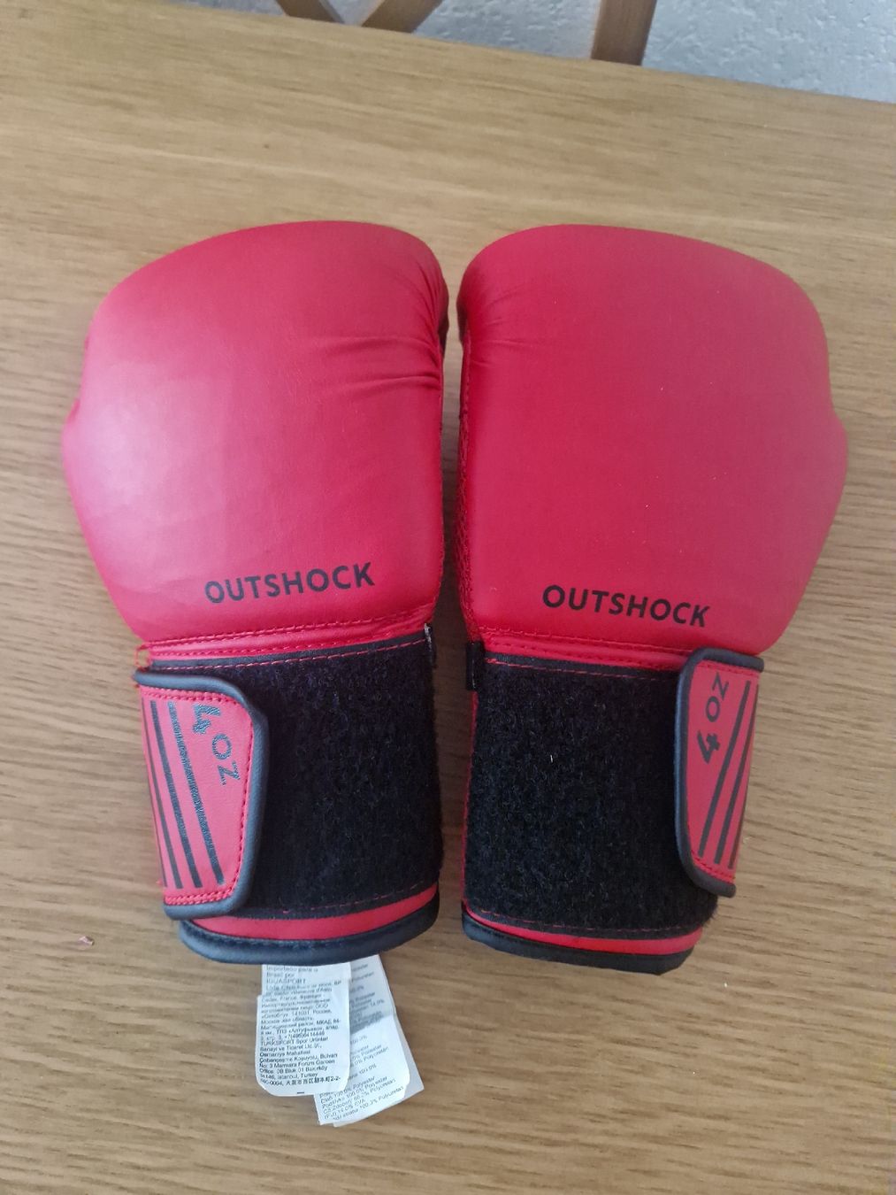 Guanti & manicotti: Red Boxing Gloves 4 oz – Usato da Rüschlikon venduto da -J05u3-