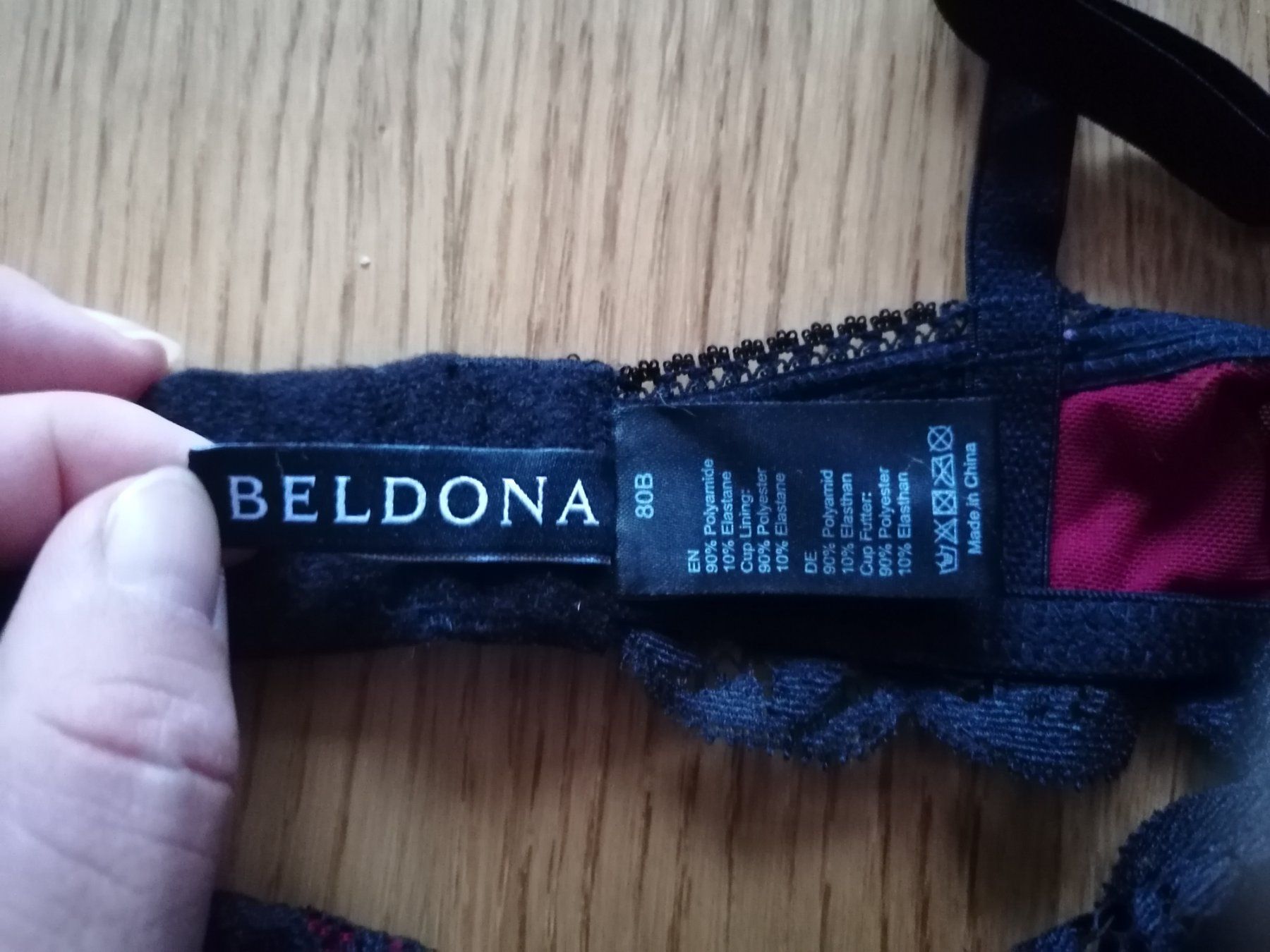 Beldona Autres dessous: Schwarz-roter Bh von Beldona – Neuf (Voir description) à Thun par Nalu02 2