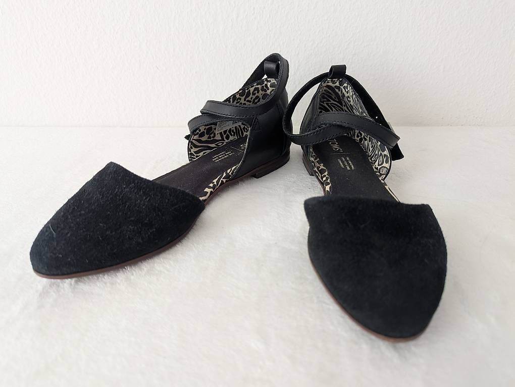 Damenschuhe: Sandale TOMS, Echtleder, Grösse 39, schwaz – Gebraucht aus Zürich von est_q7sj