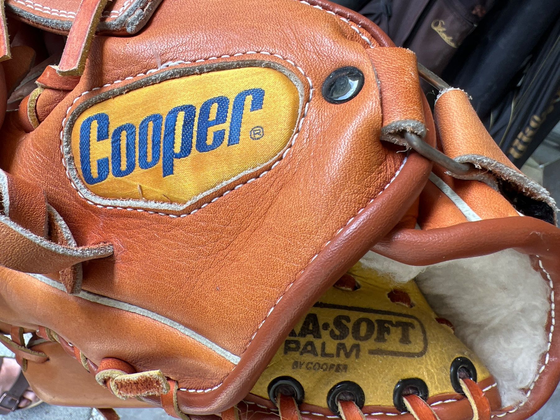 Gants & mitaines : VintageCooper Baseballhandschuh daimond Deluxe 647v – D'occasion à Egg b. Zürich par SwissTradingAgency 2