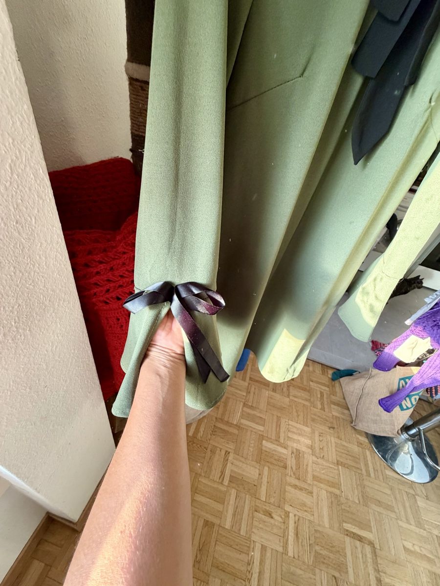 Vestiti: Robe verte avec nœud noir taille S – Nuovo (secondo la descrizione) da Carouge GE venduto da orc_88rq 4
