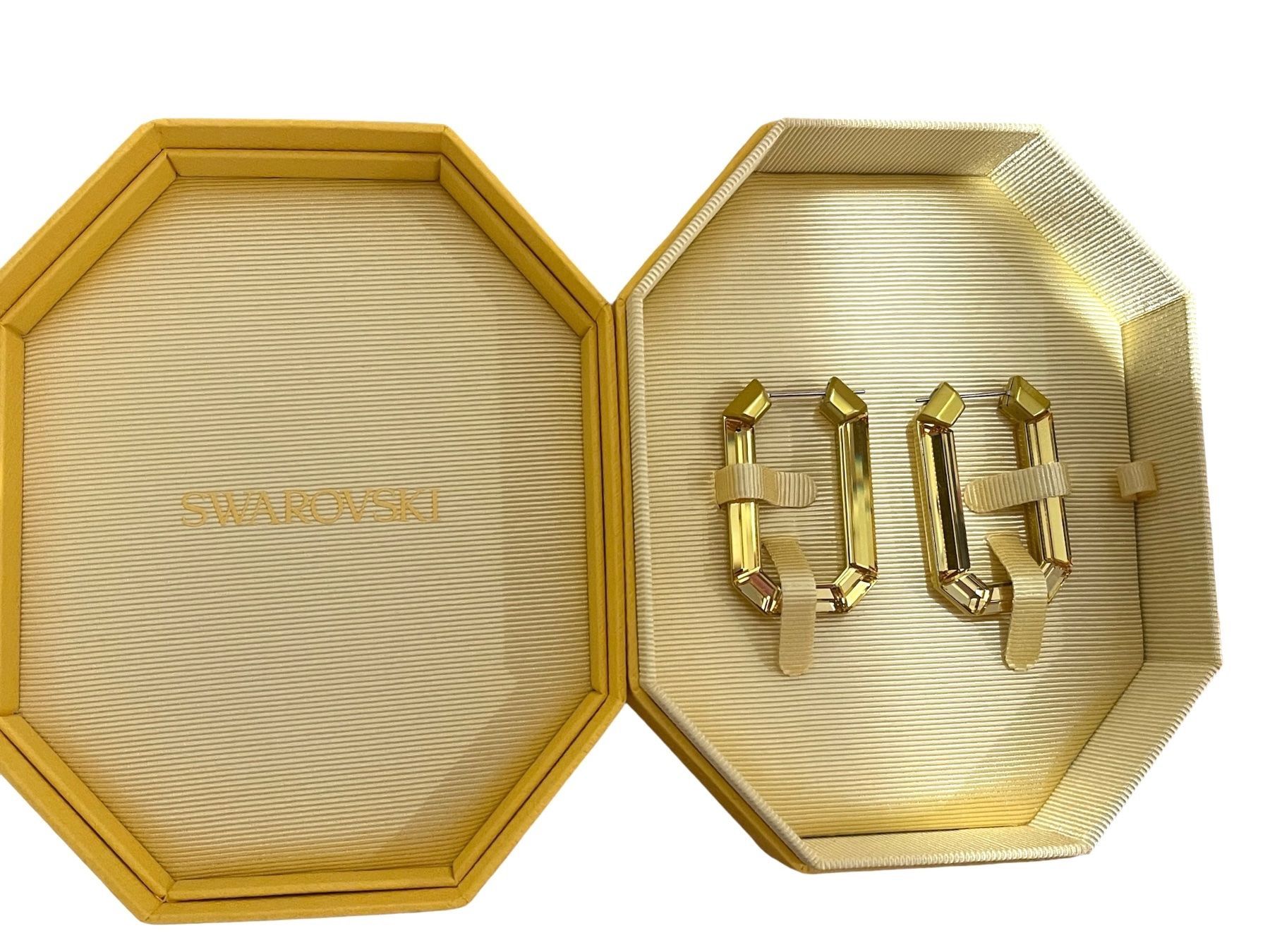 Swarovski Boucles d'oreille: SWAROVSKI – Neuf avec emballage d'origine à Niederbuchsiten par CsBertha 1