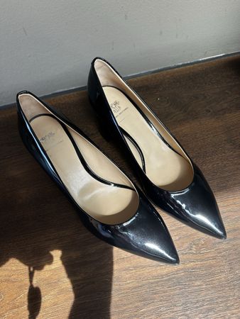 Schicke Lack Pumps, Schwarz
