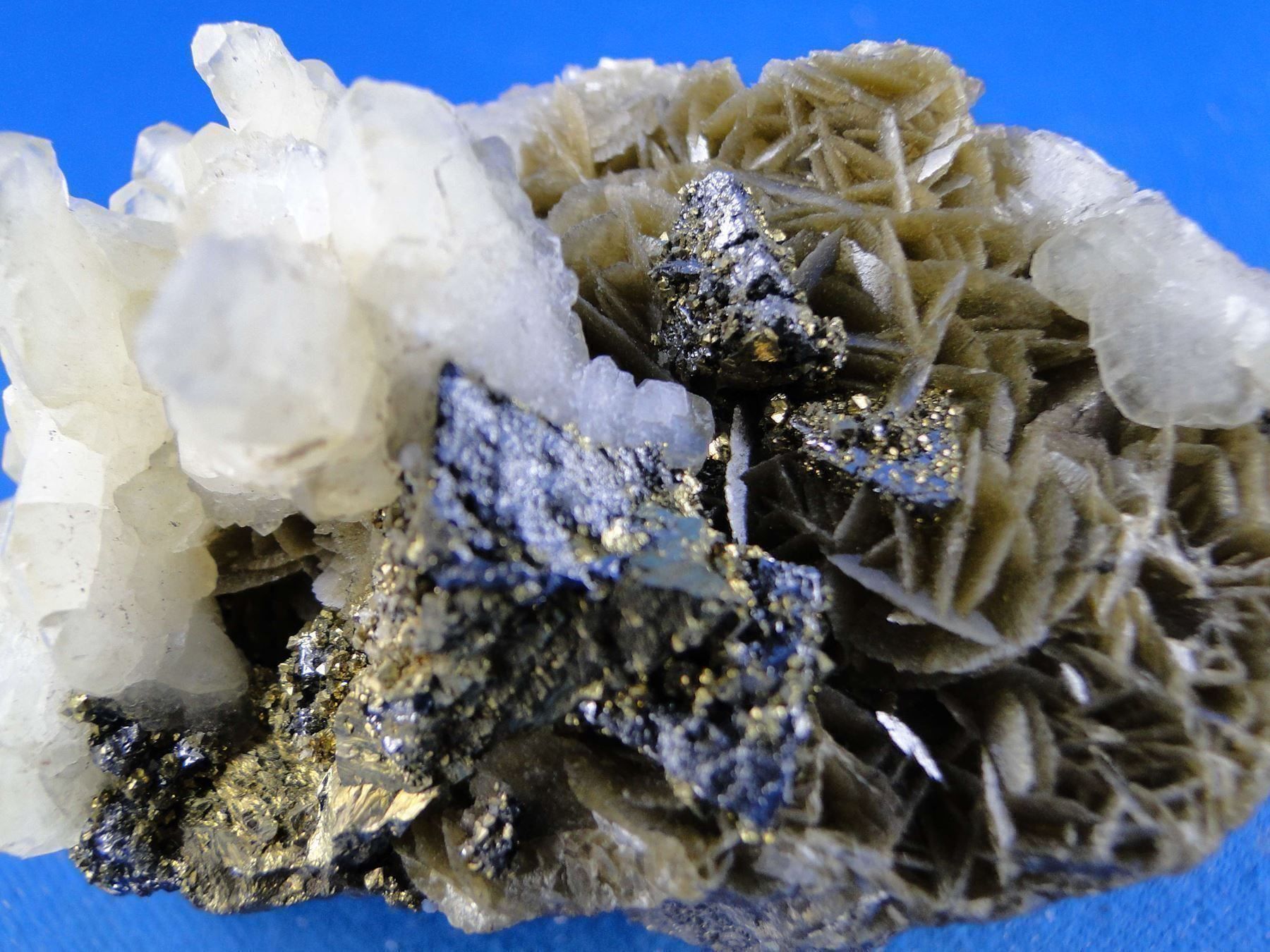 Mineralien & Heilsteine: Tetrahedrit mit Chalkopyrit und Calcit – Gebraucht aus Schinznach Bad von Demerald 4
