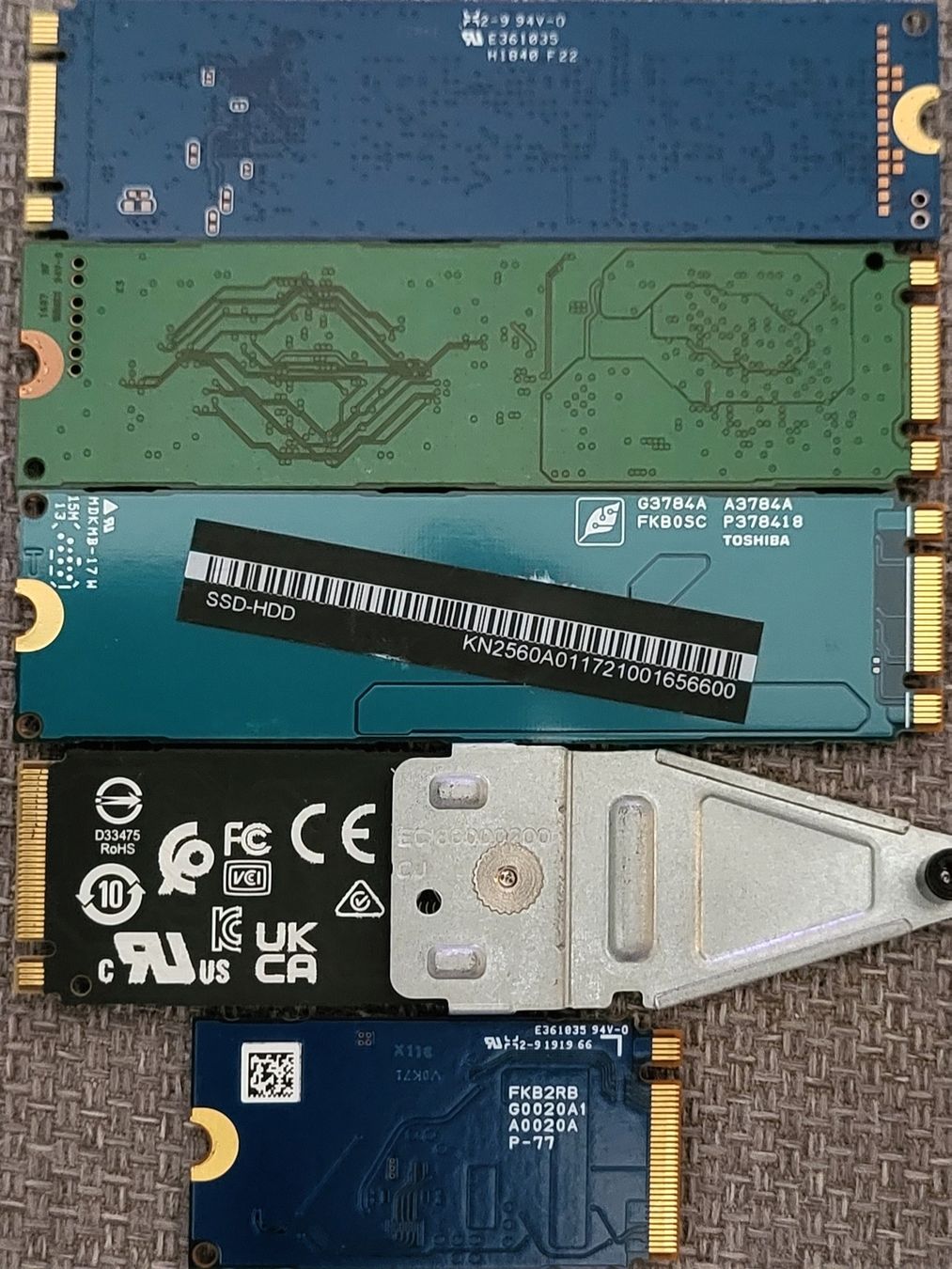 Dischi rigidi: 5×256GB SSD M.2 NVMe Solid State Driverse – Usato da Zürich venduto da Gulbi1919 1
