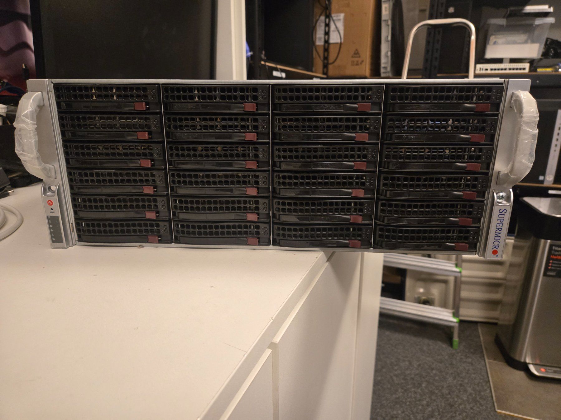 Supermicro Server: Serveur Supermicro X8DT6 - Bi-Xeon – Usato da Valeyres-sous-Rances venduto da noxusnoxus