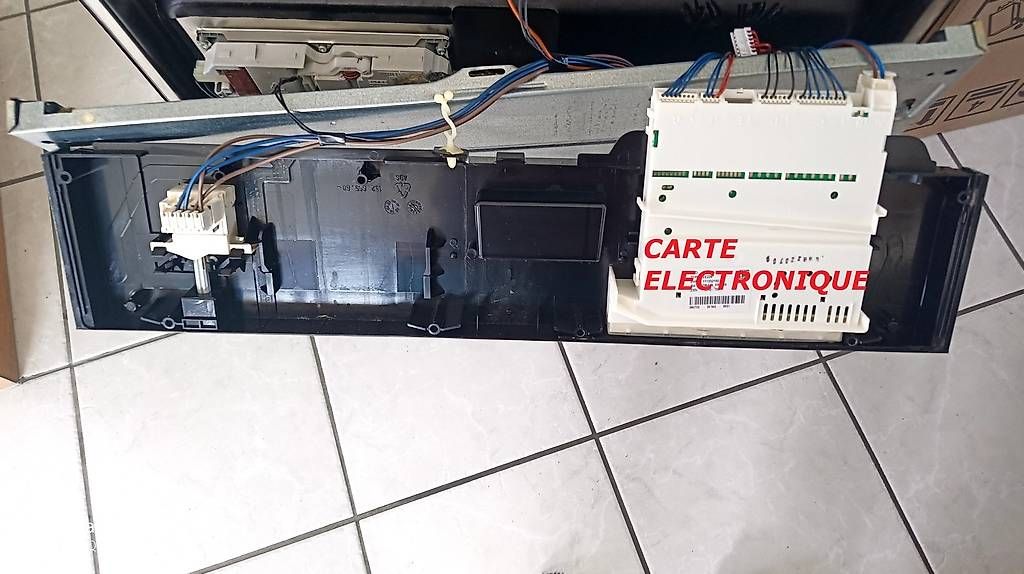 Electrolux Lavastoviglie: Composants LAVEVAISSELLE electrolux ESL 692.1 – Usato da Bulle venduto da Parapefg 3