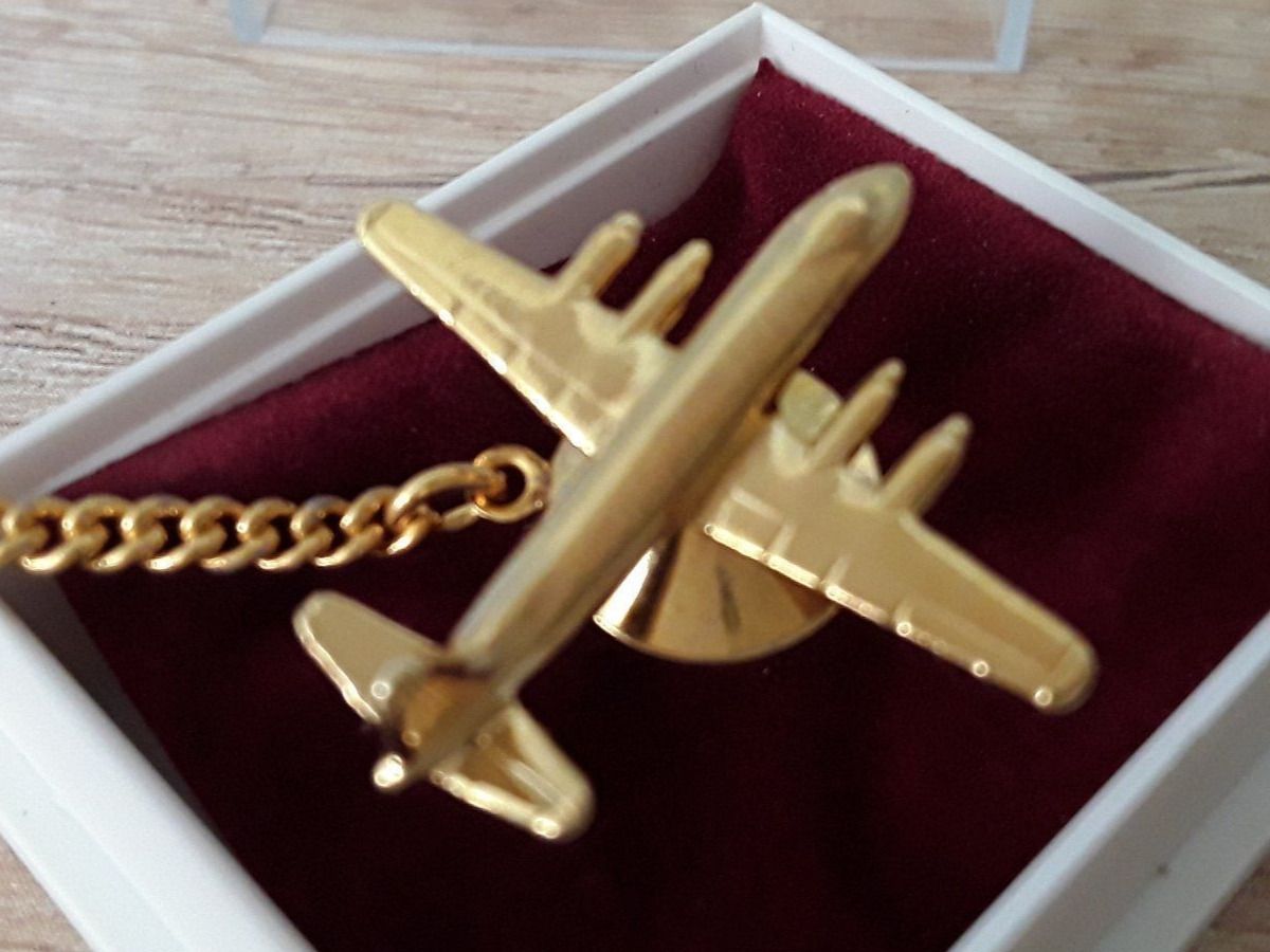 Placchette & Badge: Douglas DC-4 __ Flugzeug __ Pin __ – Usato da Uerikon venduto da Airport68 1