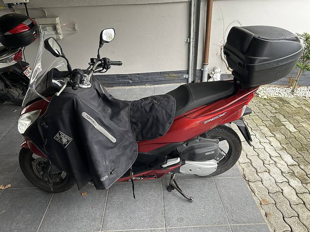 Honda Scooter: Honda Pcx 125 – Usato da Chambésy venduto da Marc_931