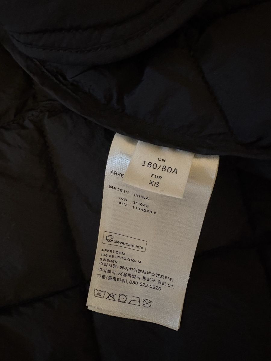 Arket Jacken: Steppjacke dunkelblau Arket – Gebraucht aus Zürich von dor_lbq5 2