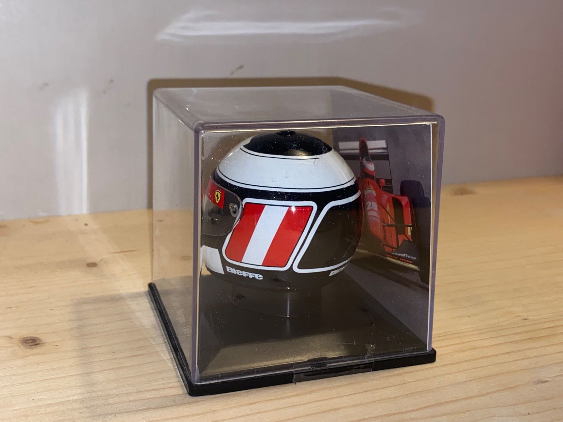 Ferrari Modellini d'auto: Ferrari Helm 1/5 Gerhard Berger 1994 – Nuovo (secondo la descrizione) da Wohlen AG venduto da PrivatSammlung 2