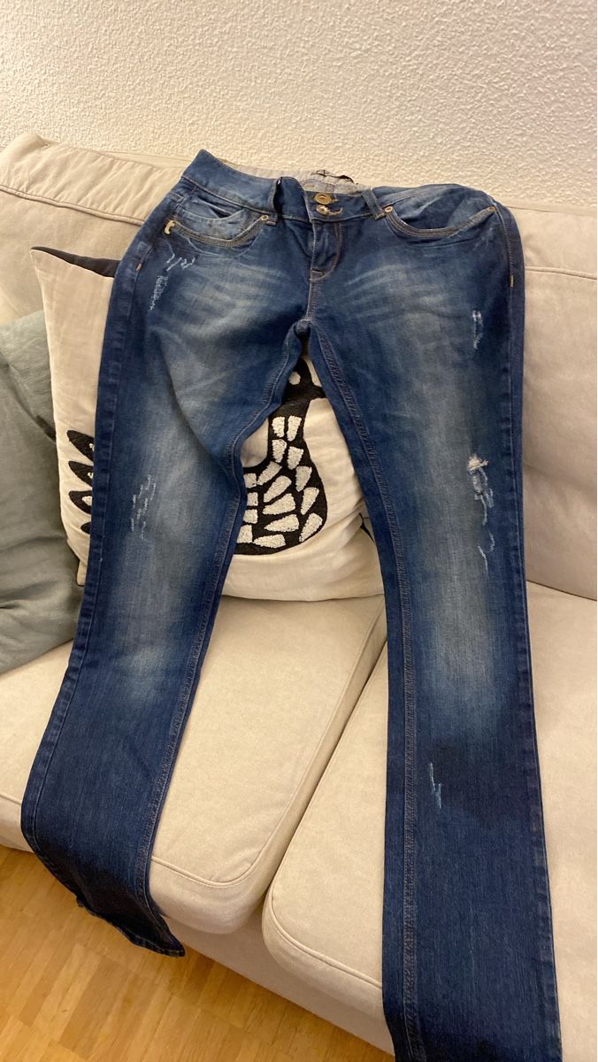Jeans: Damen Jeans Gr. 38 – Usato da Winterthur venduto da san_9m2f