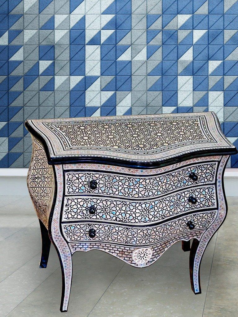 Cassettiere: Commode nacrée de style Louis XV marquetée de nacre. – Usato da geneve venduto da louisart 1