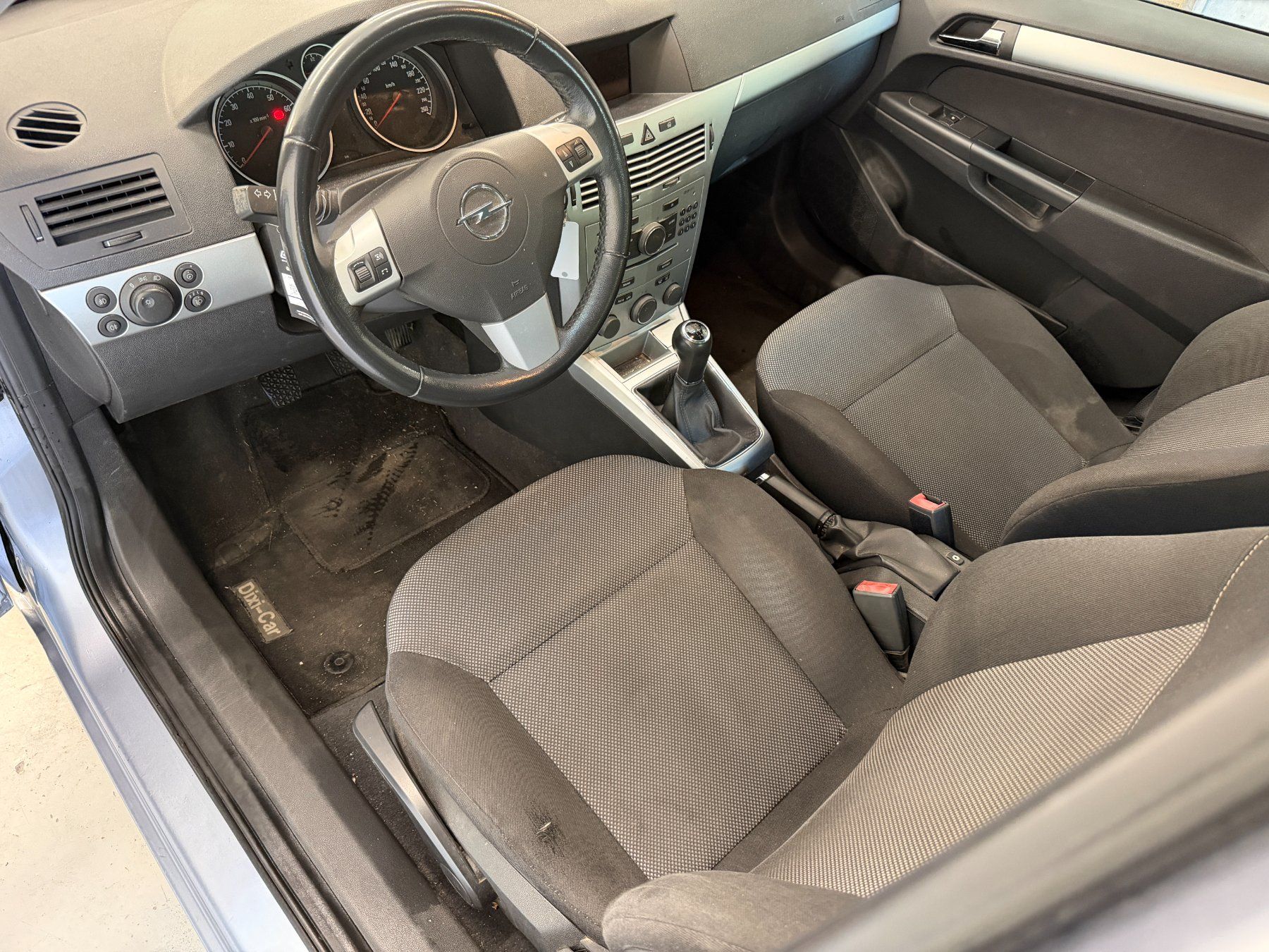 Opel Automobili: OPEL Astra Caravan 1.6 Benzin ab Platz – Usato da Adelboden venduto da Tonner 5