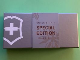 VICTORINOX- EVOLUTION WOOD 10/ Special Edition, Swiss Spirit