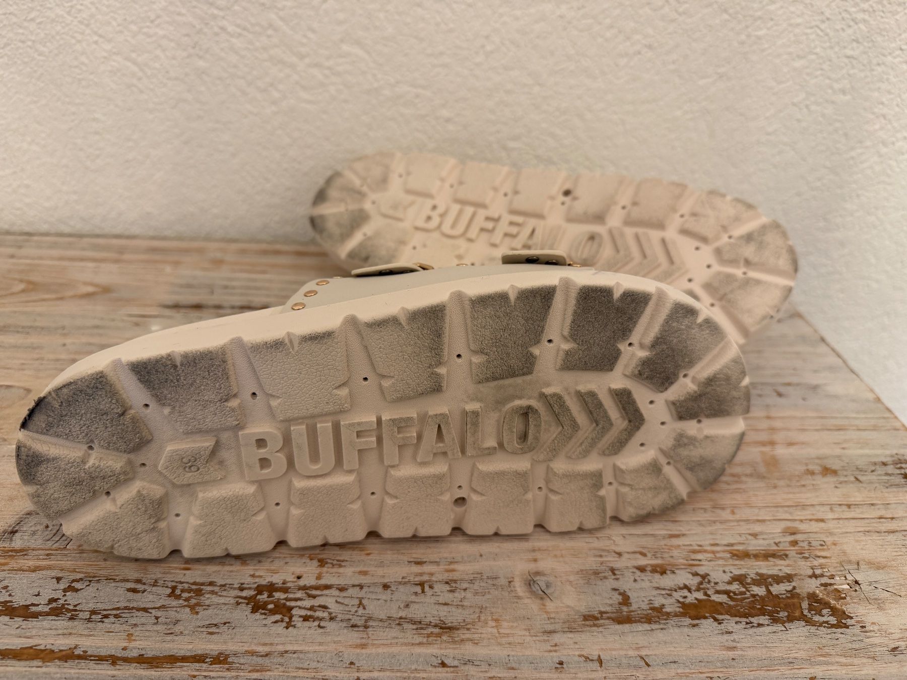 Buffalo Scarpe da donna: Damen Pantolette Buffalo Grösse 39 – Usato da Wolfwil venduto da Inseider12 3