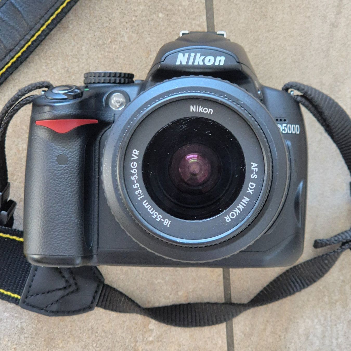Nikon Kamera: Nikon D5000  12.3MP   DSLR-Digitalkamera – Gebraucht aus Affoltern am Albis von Frisbee1955