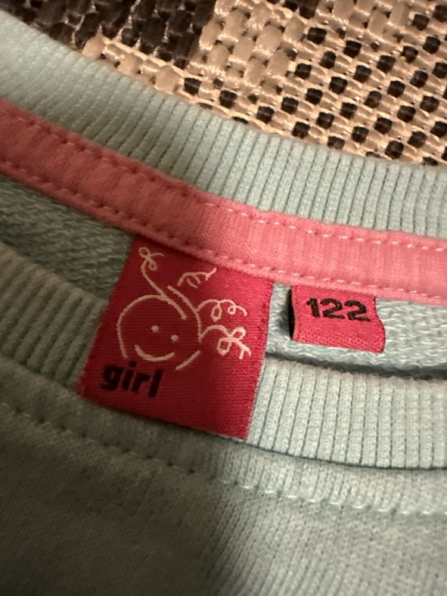 Pulls et sweat-shirts: Mädchen Pullover, Grösse 122, Pferde Motiv, – D'occasion à Zürich par Krikri21 2