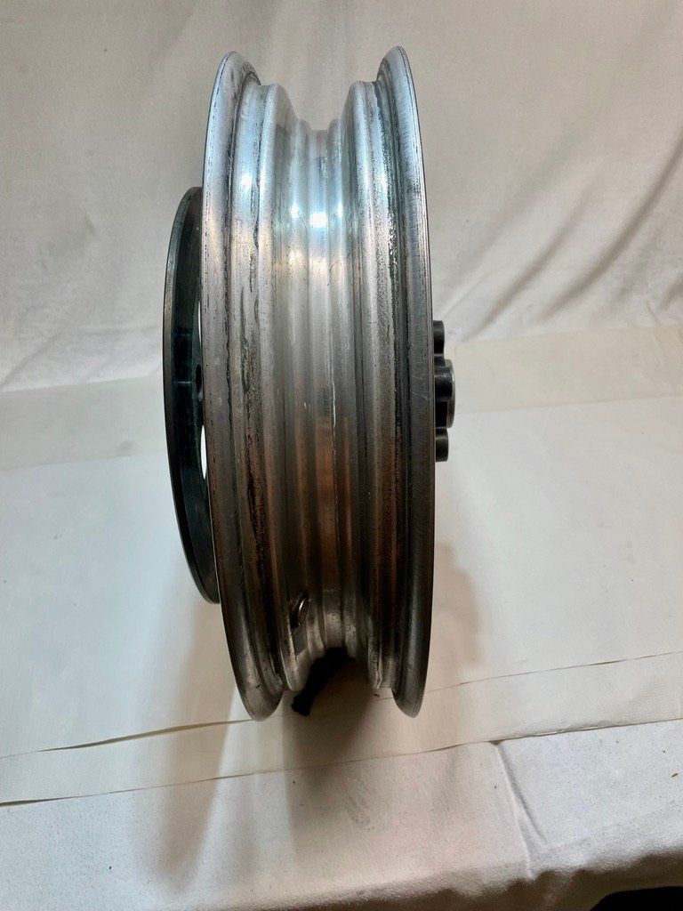 Harley-Davidson Tutti i ricambio per moto: Harley Scheibenrad 41058-87 – Usato da Trimmis venduto da hajaho 2