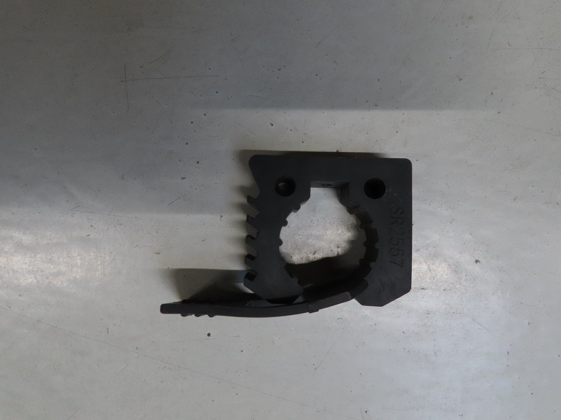 Fixations: Schnellbefestiger klein – D'occasion à Alpnach-Dorf par Hess-Automobile 2