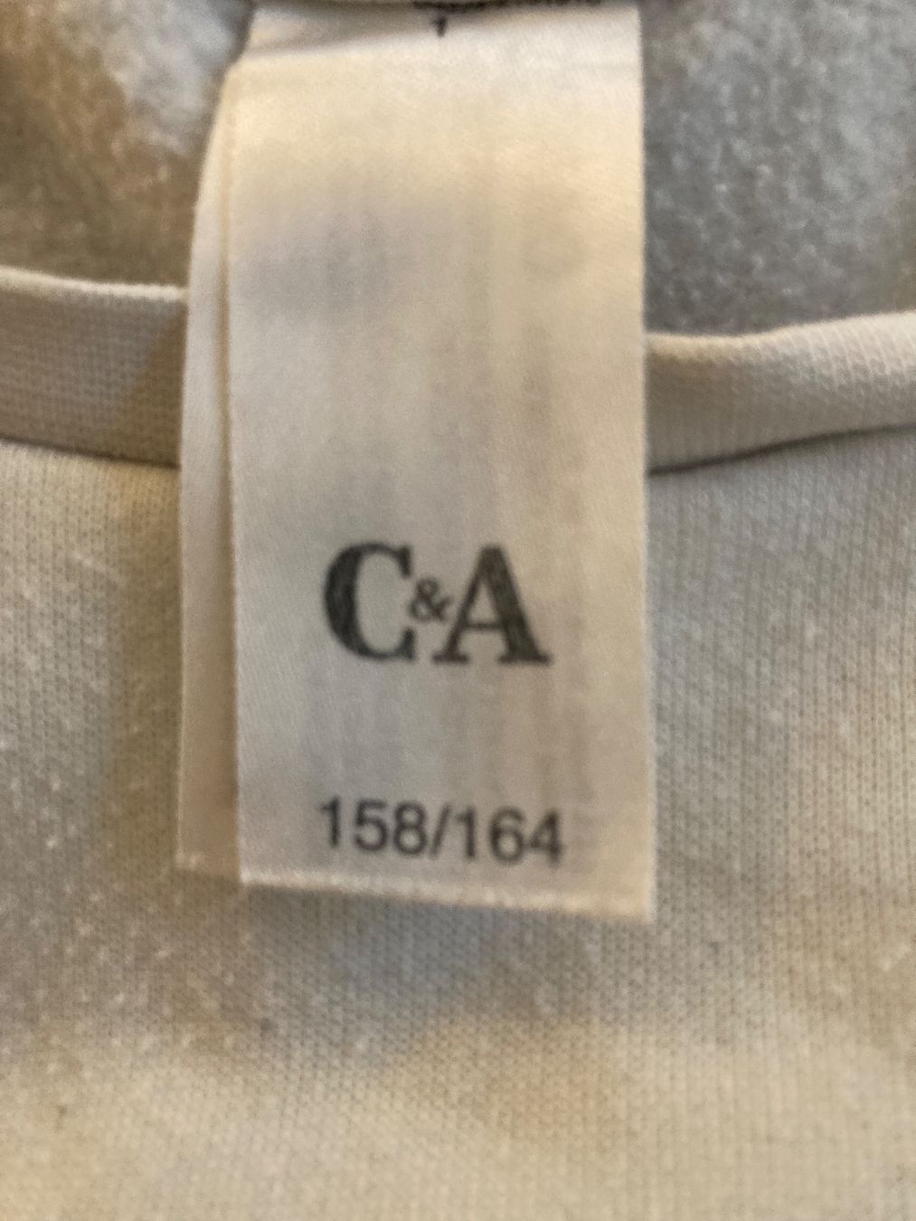 Maglioni & Felpe: Pullover C&A Pferdemotiv weiss Grösse 152/158 – Usato da Gelterkinden venduto da froggy80 2