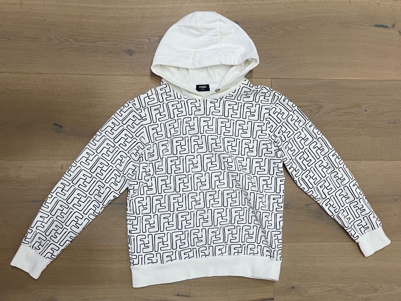 Pullover & Sweatshirts: Fendi x Joshua Vides FF Hoodie (Gr.M) – Gebraucht aus Gränichen von Andi33