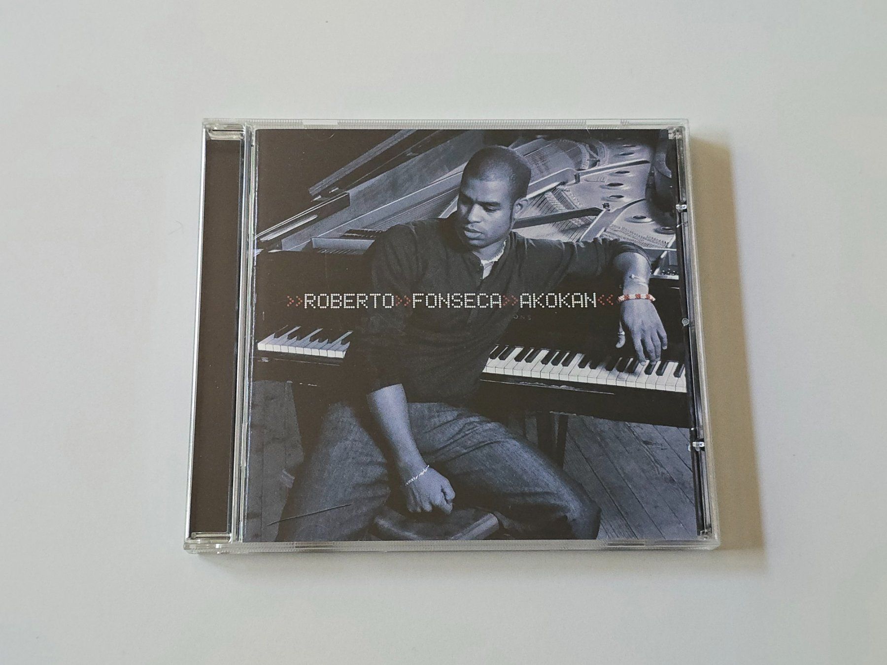 CD: CD Roberto Fonseca - Akokan MIT UNTERSCHRIFT – Usato da Dättlikon venduto da Wundertuete_