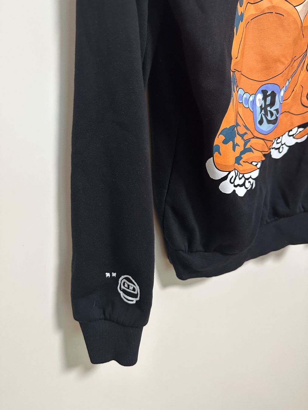 Bershka Maglioni & Felpe: Bershka Hoody mit Naruto Gr. M – Usato da Basel venduto da iulia_haul 4