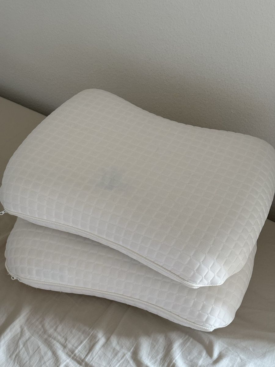 Ikea Coussins: IKEA Klubbsporre Ergonomic Pillow – D'occasion à Oberengstringen par vic_g7hf